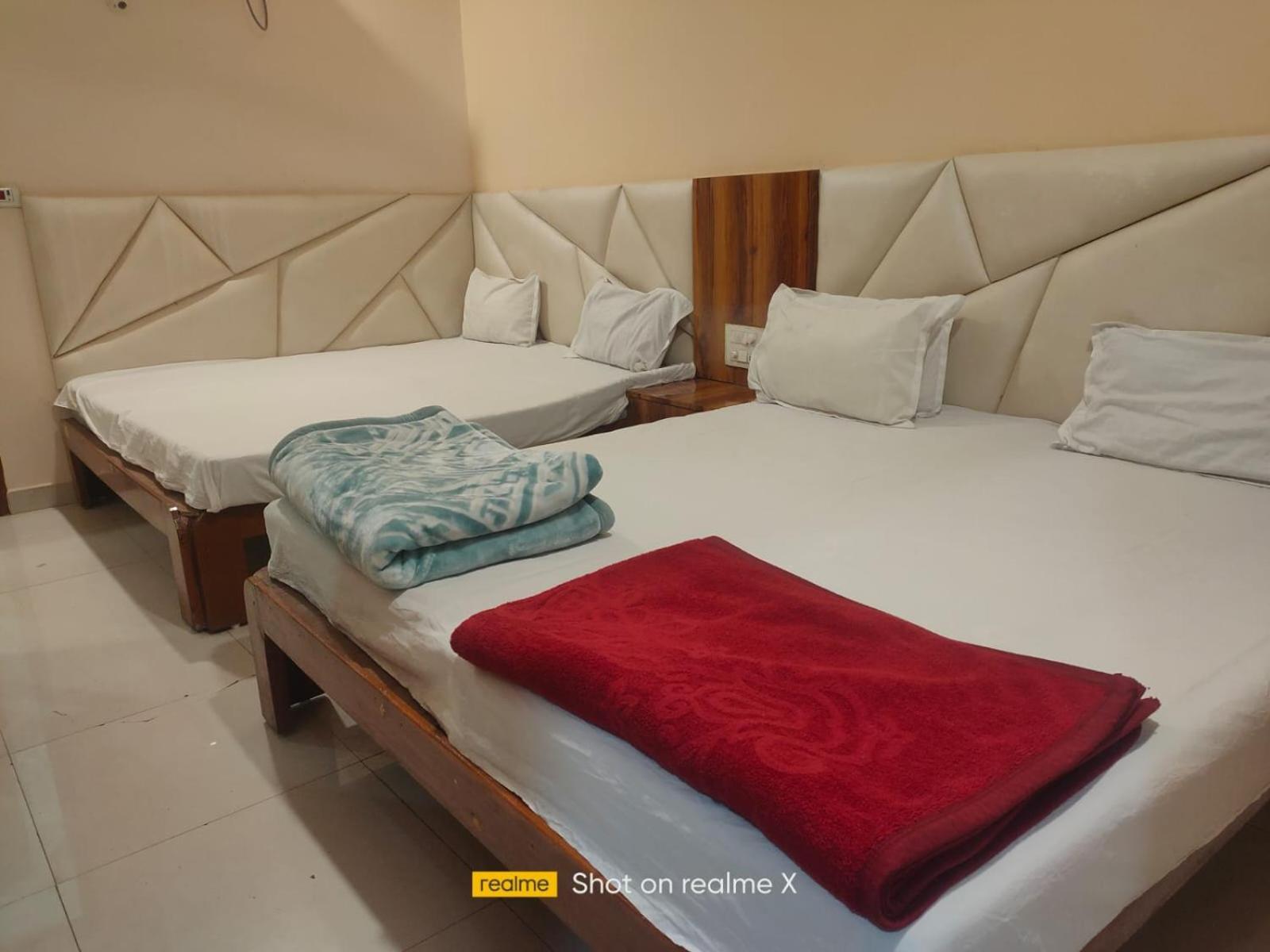 Hotel Pleasure Landmark อุจเจน ภายนอก รูปภาพ